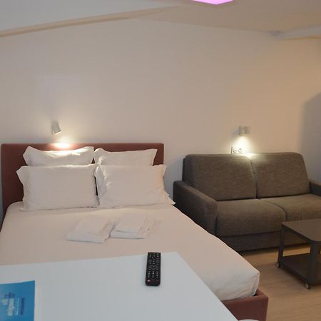 אביניון Maison Jacob - Hyper Centre - Maison Historique - Air Conditioning - Wifi מראה חיצוני תמונה