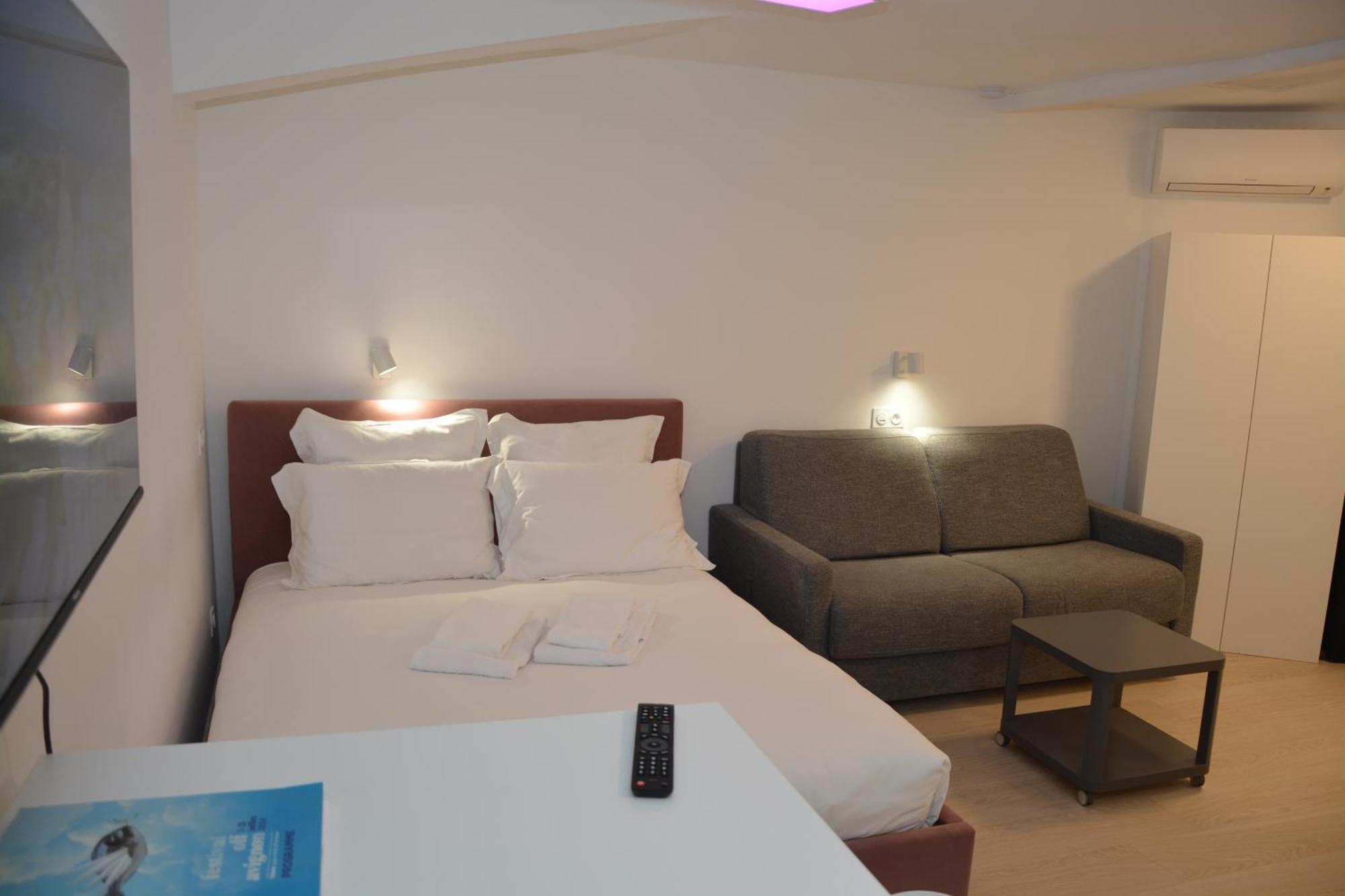 אביניון Maison Jacob - Hyper Centre - Maison Historique - Air Conditioning - Wifi מראה חיצוני תמונה
