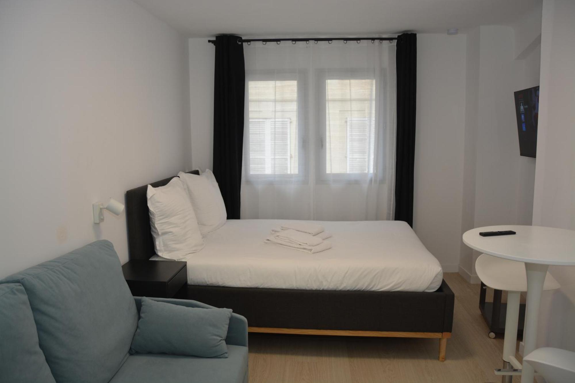 אביניון Maison Jacob - Hyper Centre - Maison Historique - Air Conditioning - Wifi מראה חיצוני תמונה